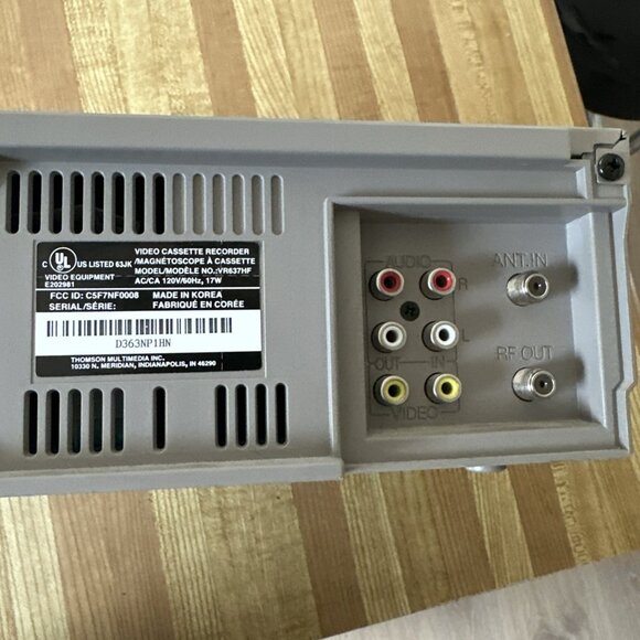 RCA VR546 VR637 VR637HF VCR 4-Head Mono VHS Tape Player AccuSearch No Remote - Picture 9 of 13